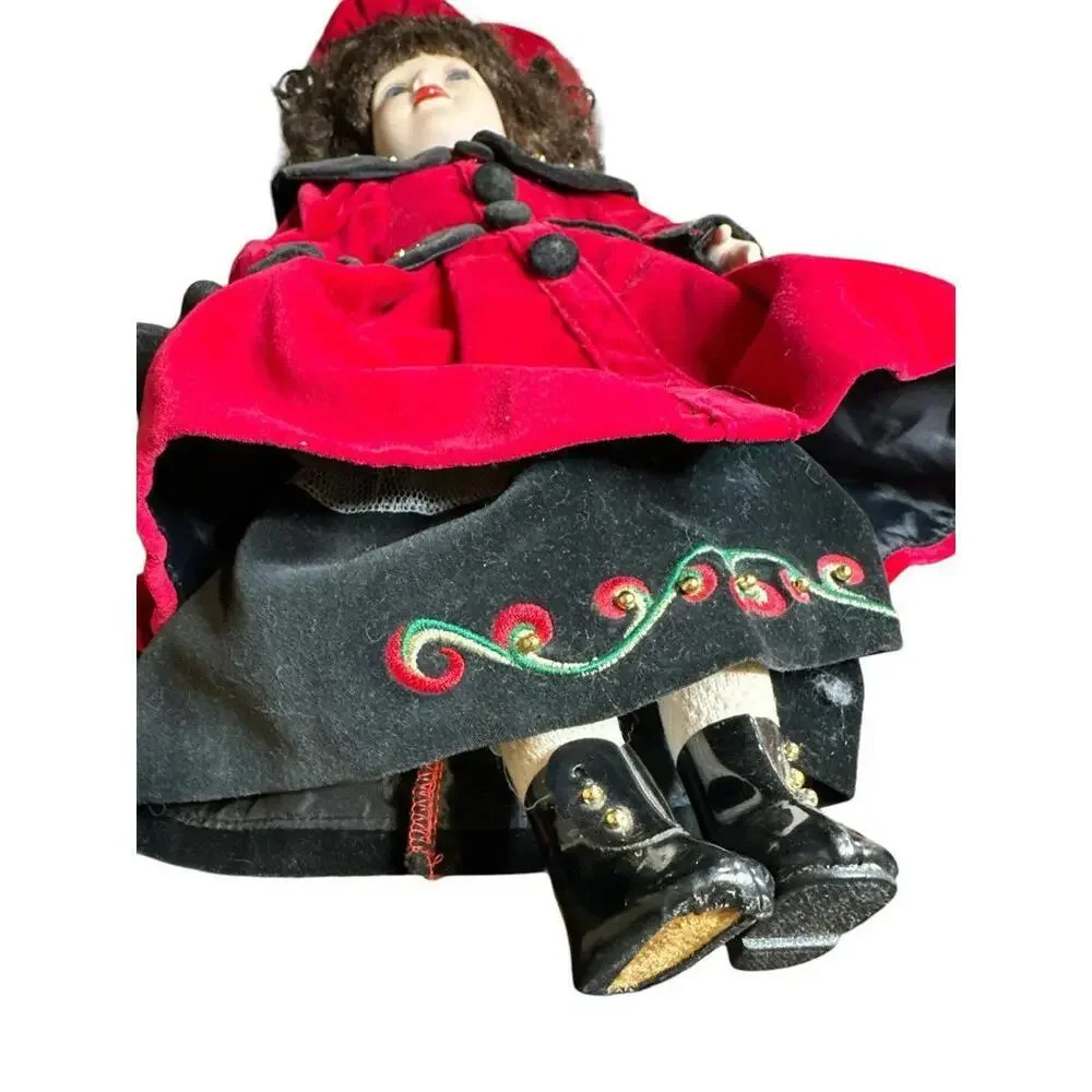 1998 Victorian Collection Limited Edition Porcelain Doll  by Melissa Jane The do
